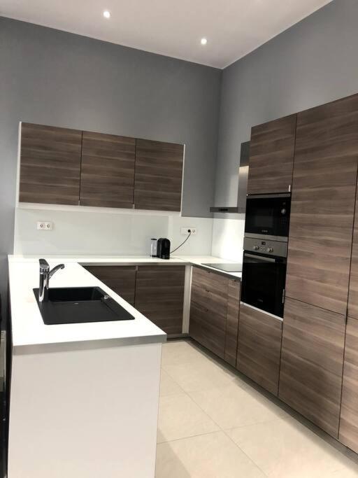 Renovated And Spacious Two-Bedroom Condo In Budapeste Exterior foto